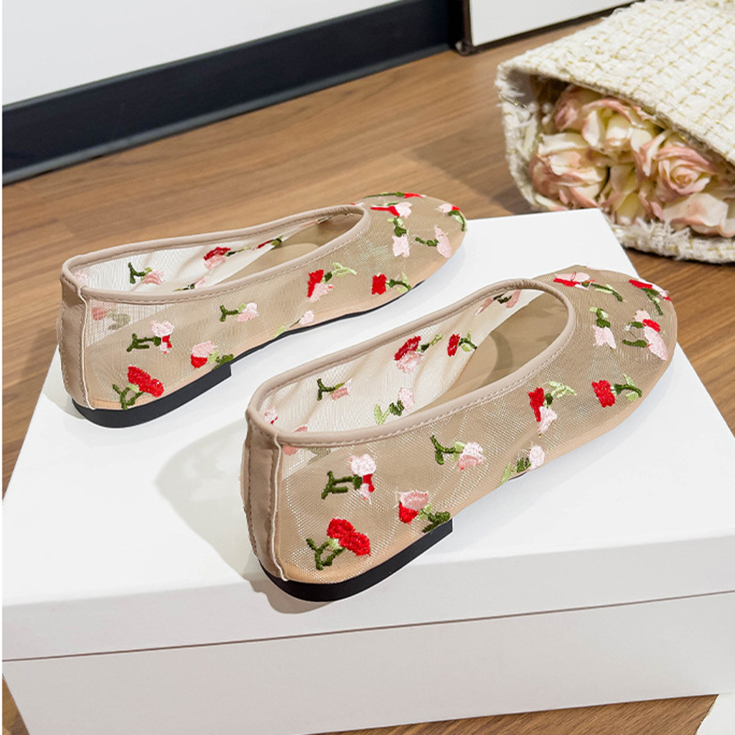 Hand Embroidered Flowers Desig - Ballet Flat Women のレビューと価格