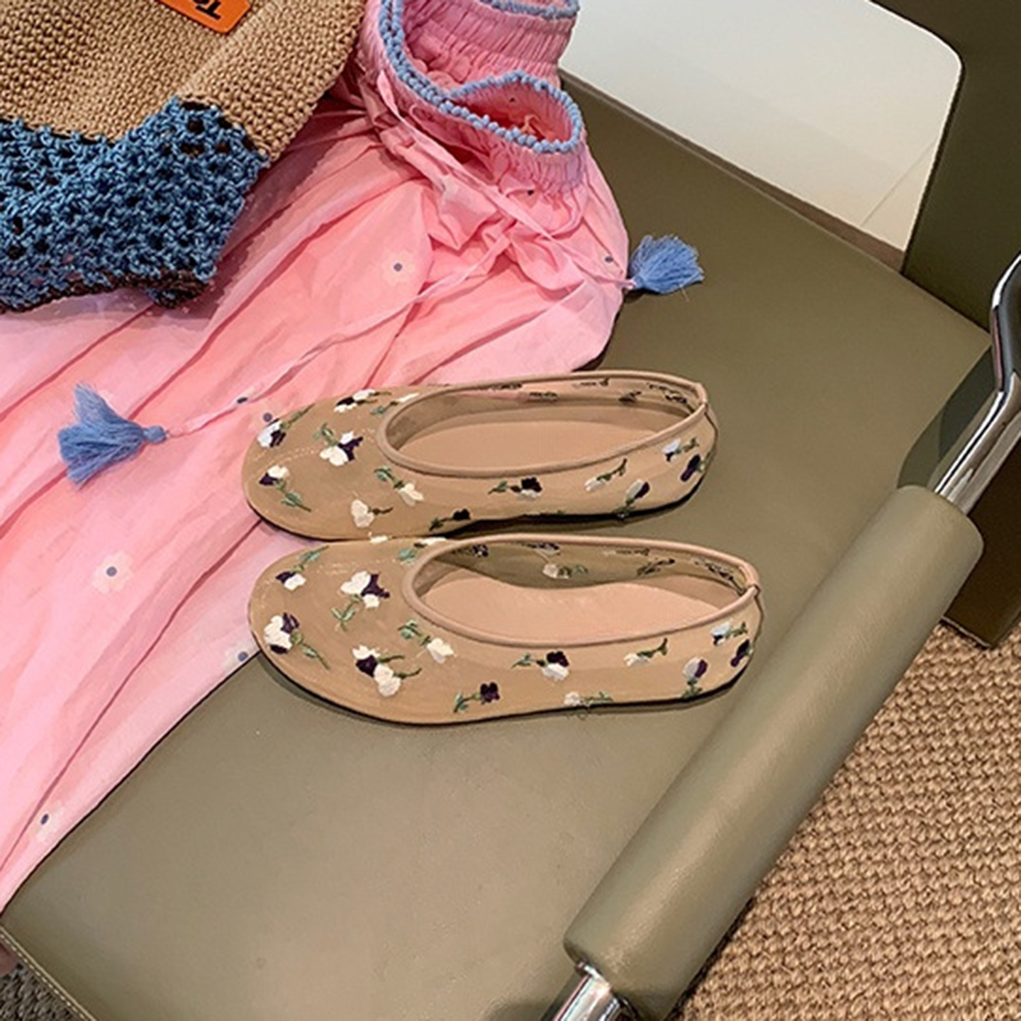 Hand Embroidered Flowers Desig - Ballet Flat Women のレビューと価格