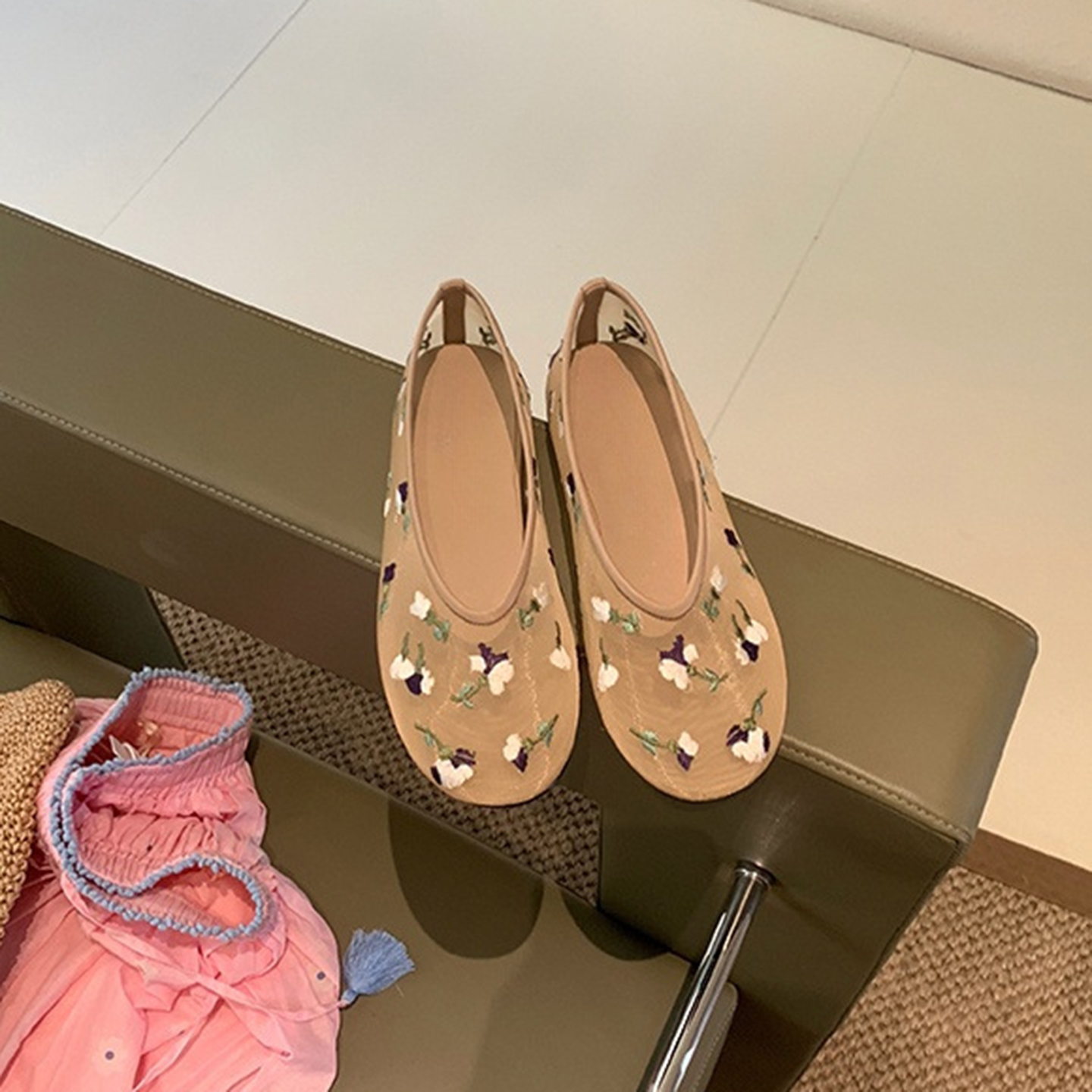 Hand Embroidered Flowers Desig - Ballet Flat Women のレビューと価格