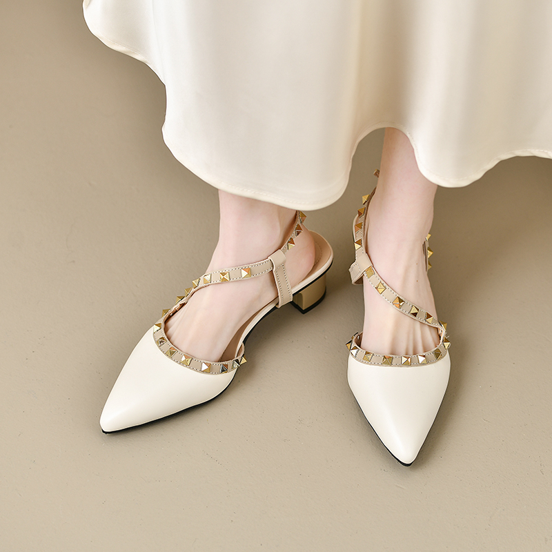 Women Shiny Back Buckle Strap  - Metallic Heel Sandal のレビューと価格