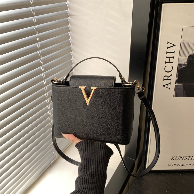 Luxury Women's Tote Bag, Chic  - Women'S Shoes Louis Vuitton のレビューと価格