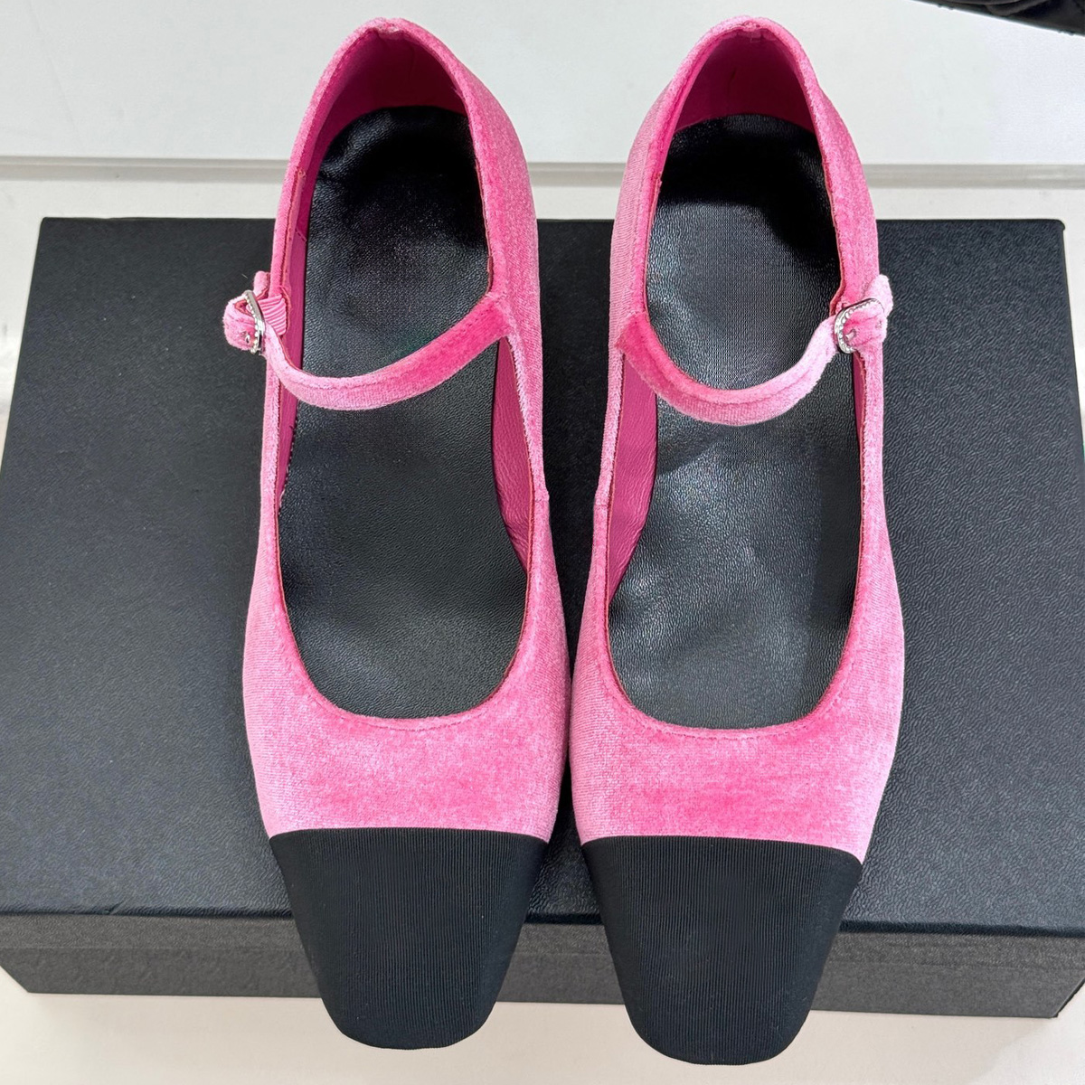 2026 Women's Velvet & Leather  - Women Shoes Elegant のレビューと価格