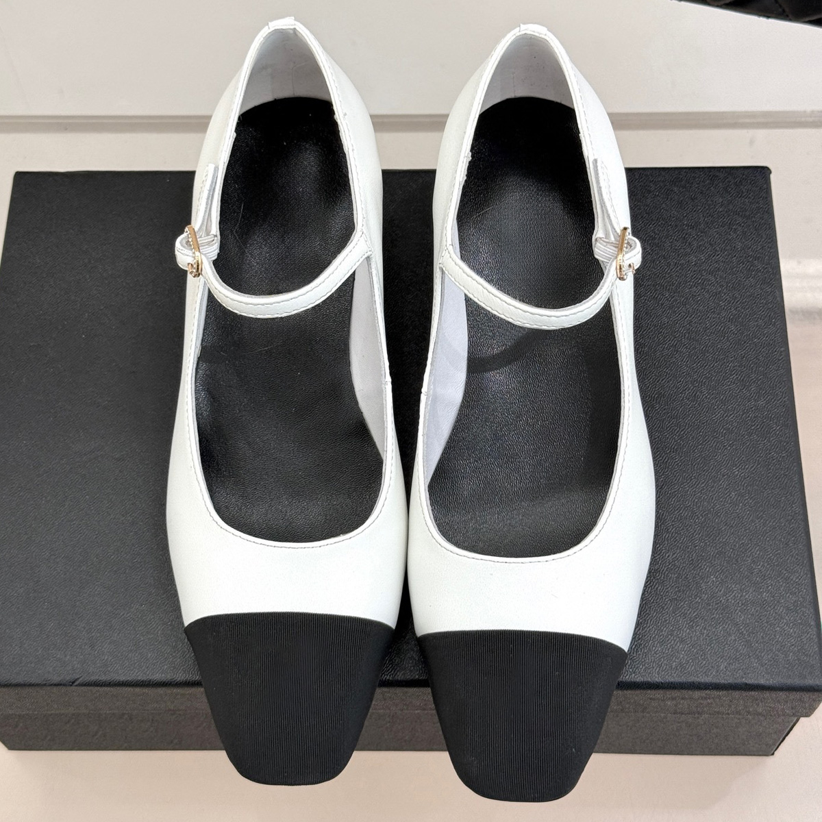 2026 Women's Velvet & Leather  - Women Shoes Elegant のレビューと価格