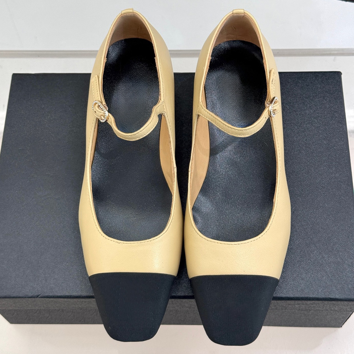 2026 Women's Velvet & Leather  - Women Shoes Elegant のレビューと価格
