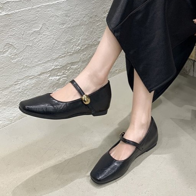 Ultra-Soft Leather Black Flats - Women Shoes Black のレビューと価格