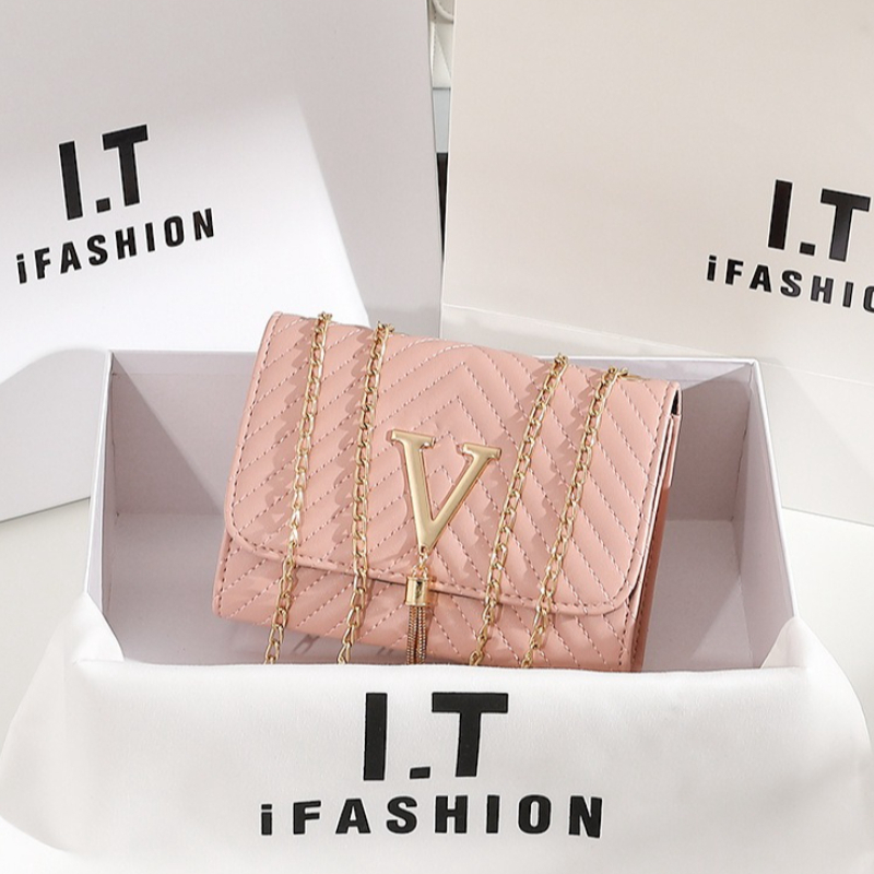 Elegant V-Quilted Chain Crossb - Women'S Shoes Louis Vuitton のレビューと価格