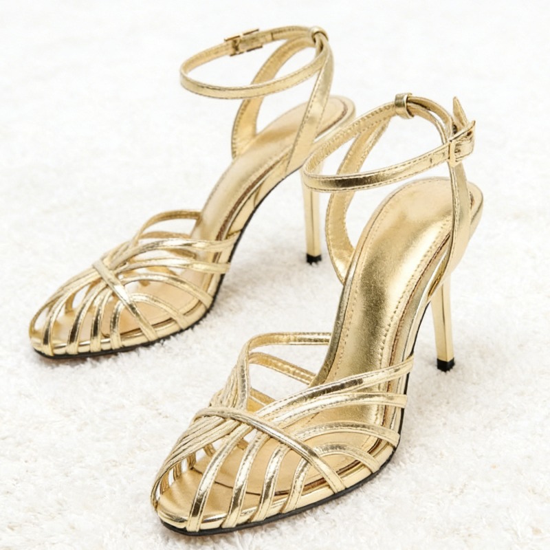 Sexy Gold Hollow Narrow Band H - Metallic Heel Sandal のレビューと価格