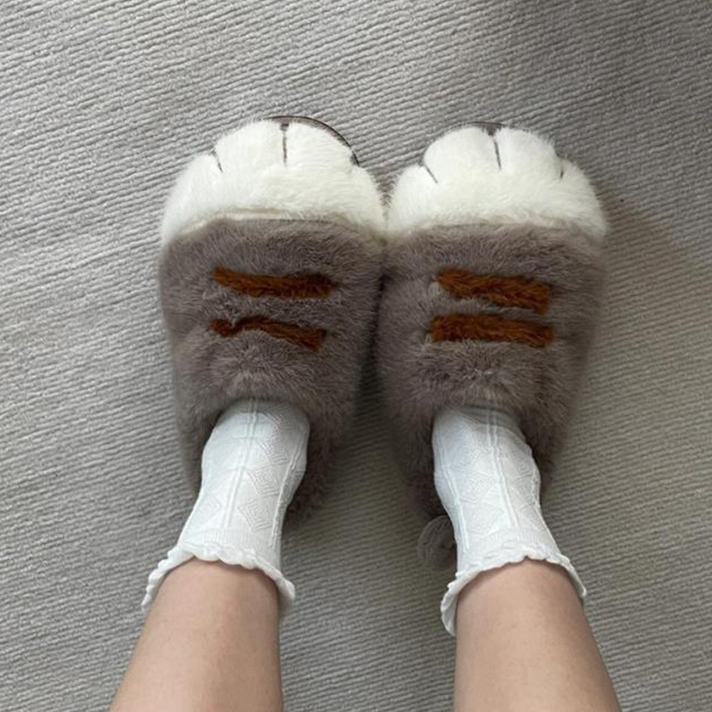 Fun fluffy cats feet slippers  - Women'S Shoes For Flat Feet のレビューと価格